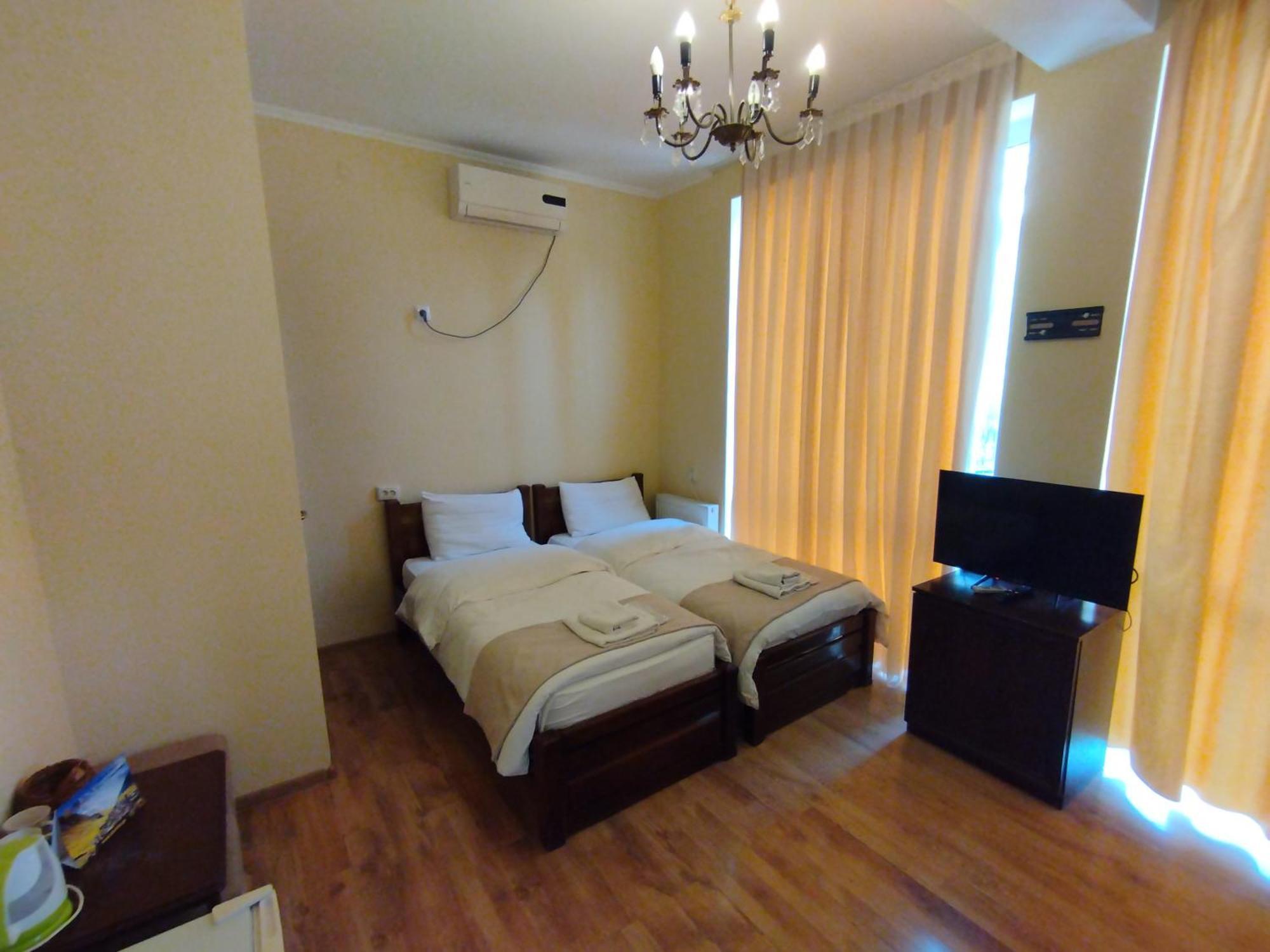 David Hotel Кутаиси Экстерьер фото