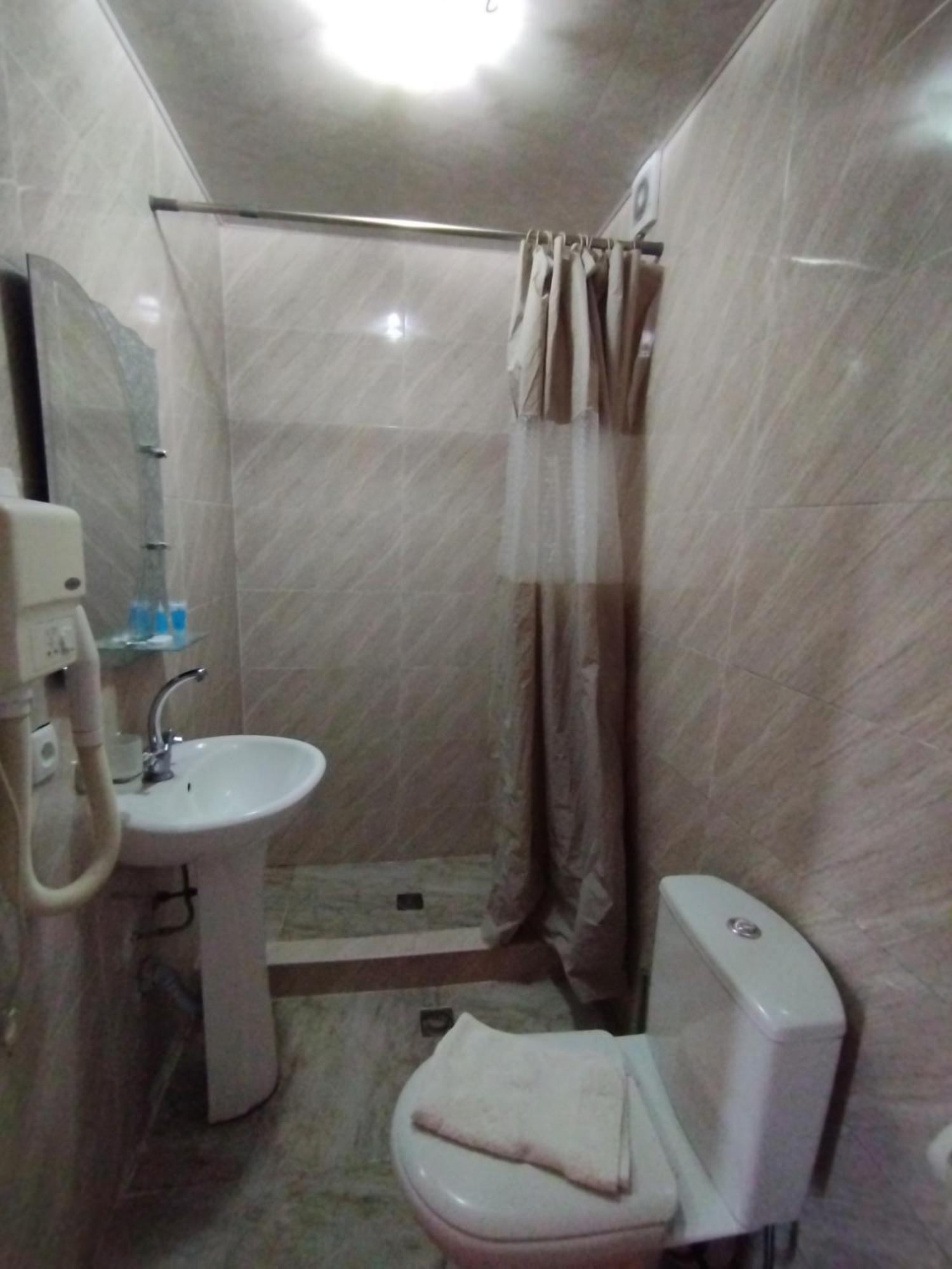 David Hotel Кутаиси Экстерьер фото